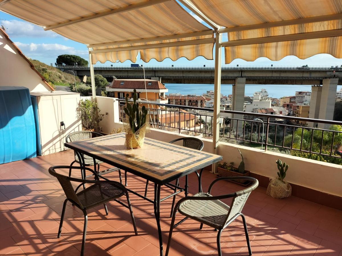Casa Vacanza Da Rosa Letojanni Exterior photo