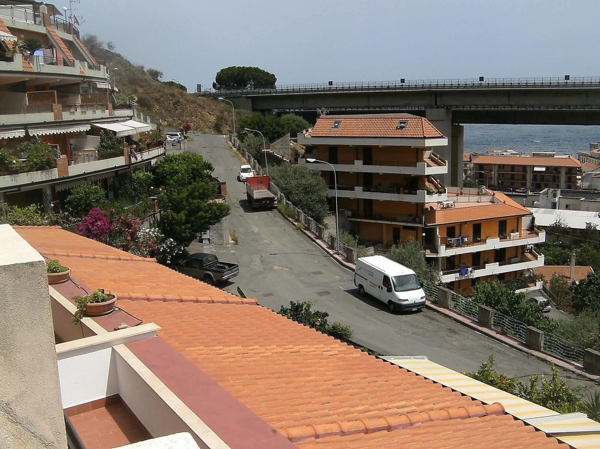 Casa Vacanza Da Rosa Letojanni Exterior photo